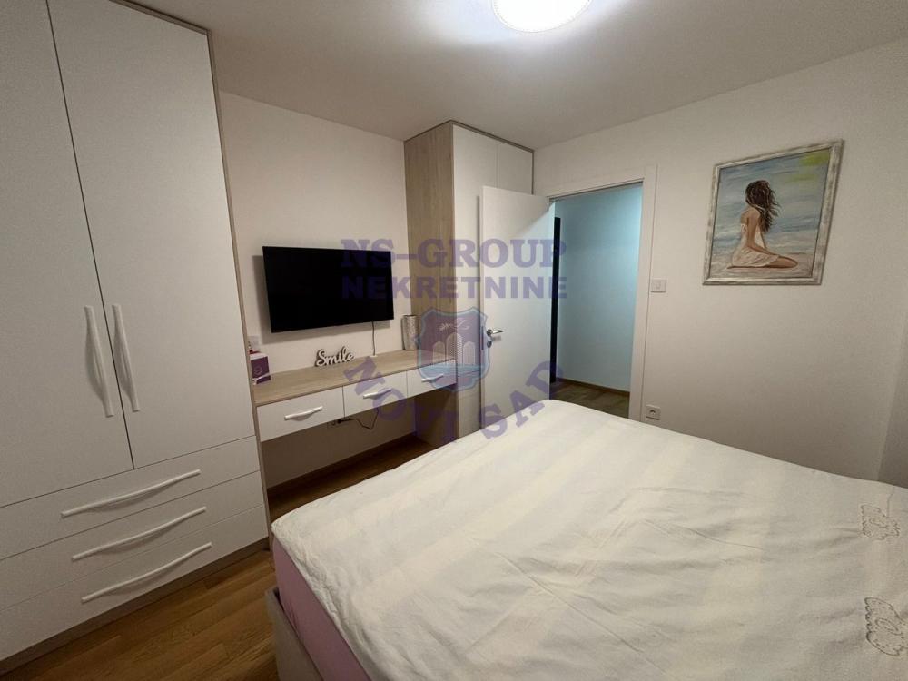 Slika 7 - Troiposoban, 80m2, Nova Detelinara Novi Sad, sa terasom, ima lift